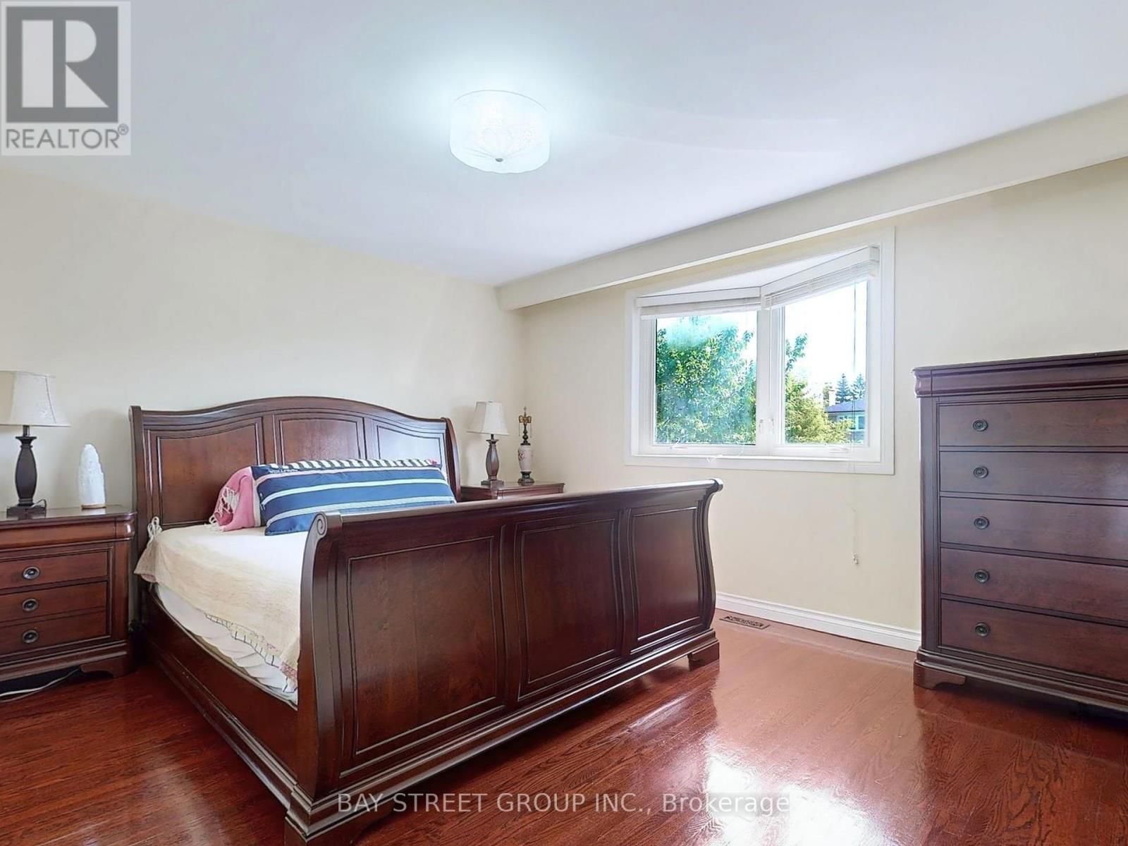 69 FAIRGLEN AVENUE Image 10