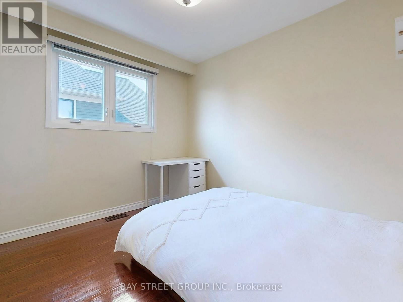 69 FAIRGLEN AVENUE Image 11