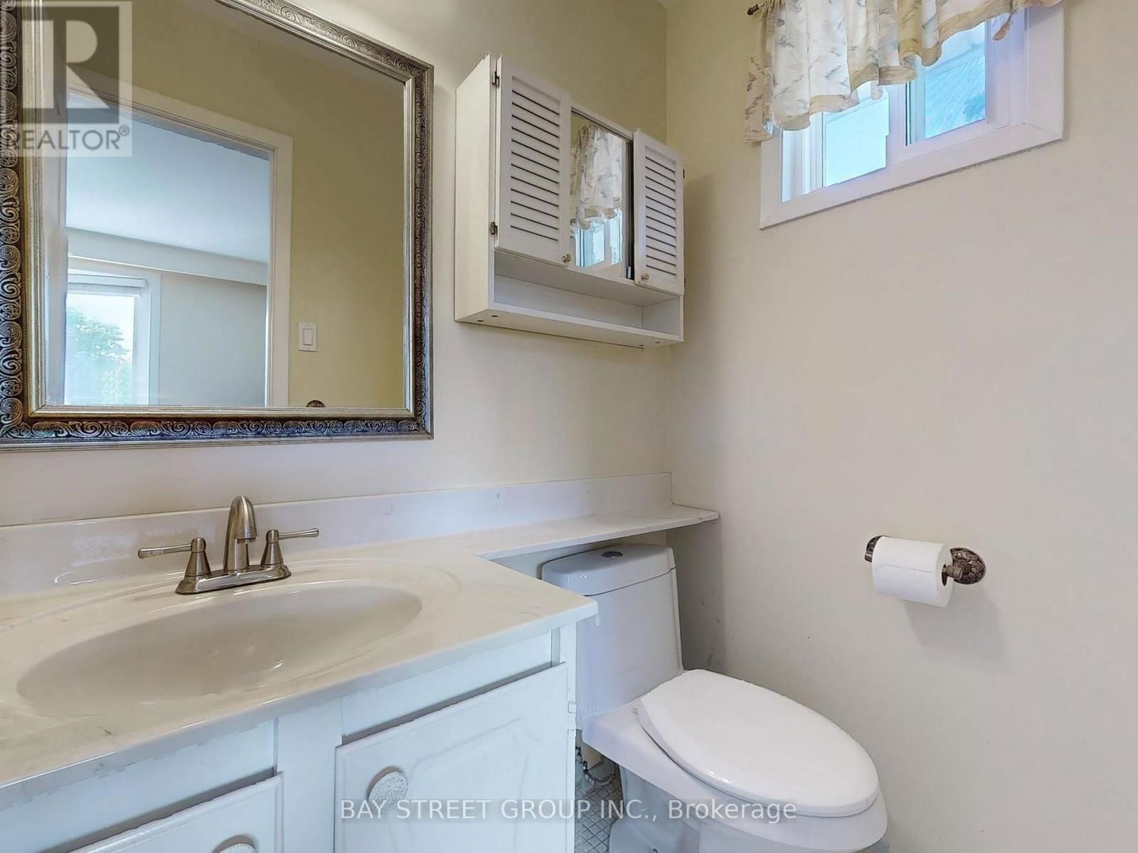 69 FAIRGLEN AVENUE Image 14