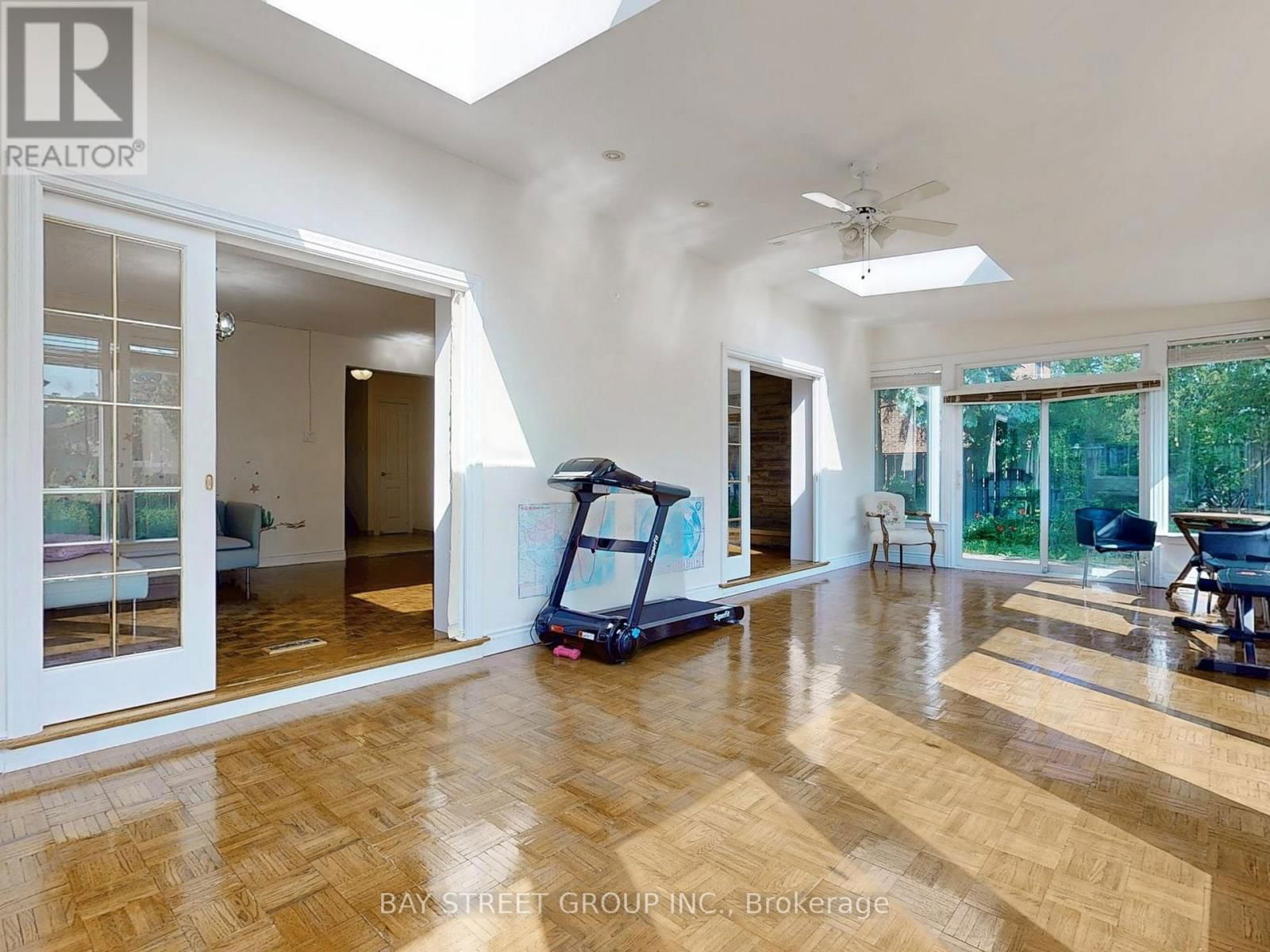 69 FAIRGLEN AVENUE Image 19