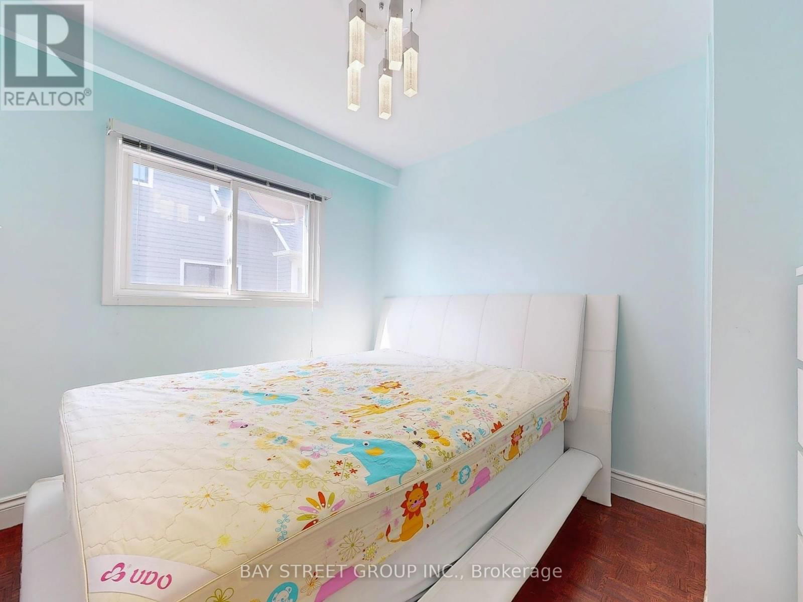 69 FAIRGLEN AVENUE Image 20