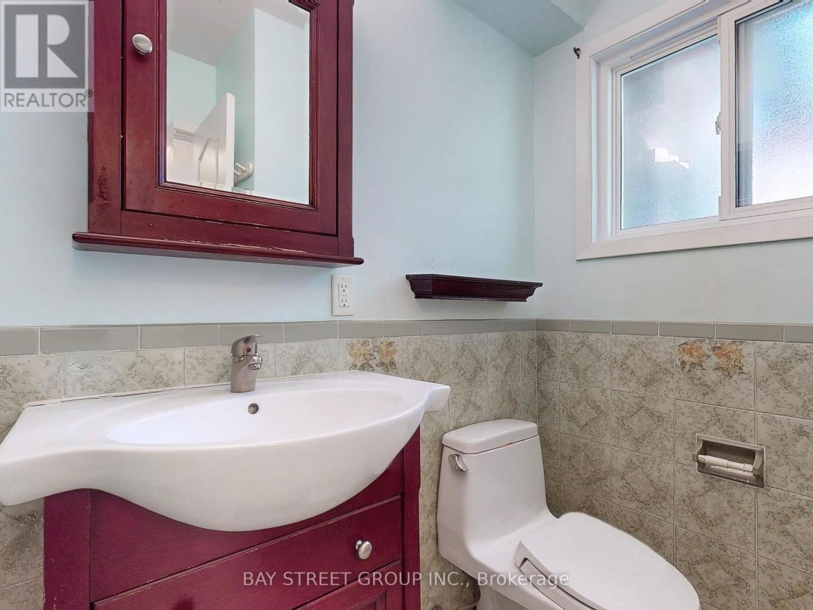 69 FAIRGLEN AVENUE Image 22