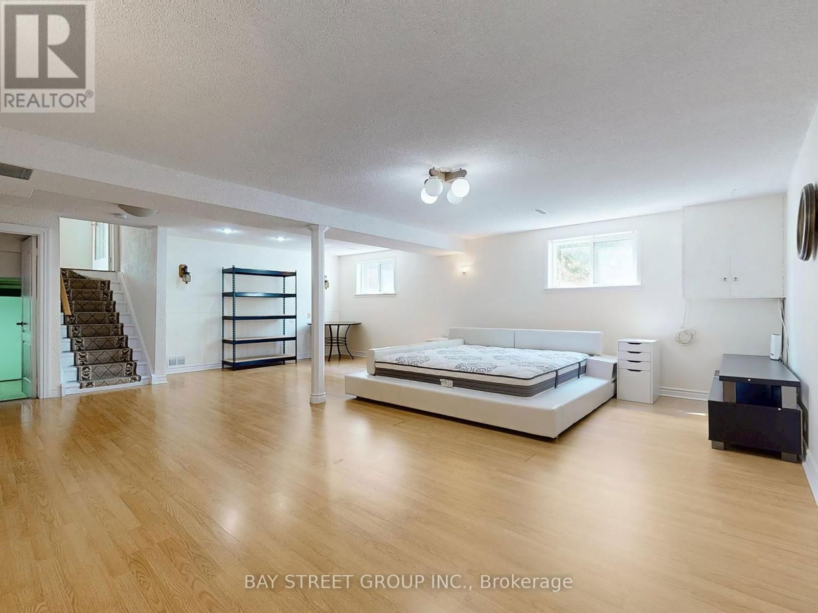 69 FAIRGLEN AVENUE Image 23