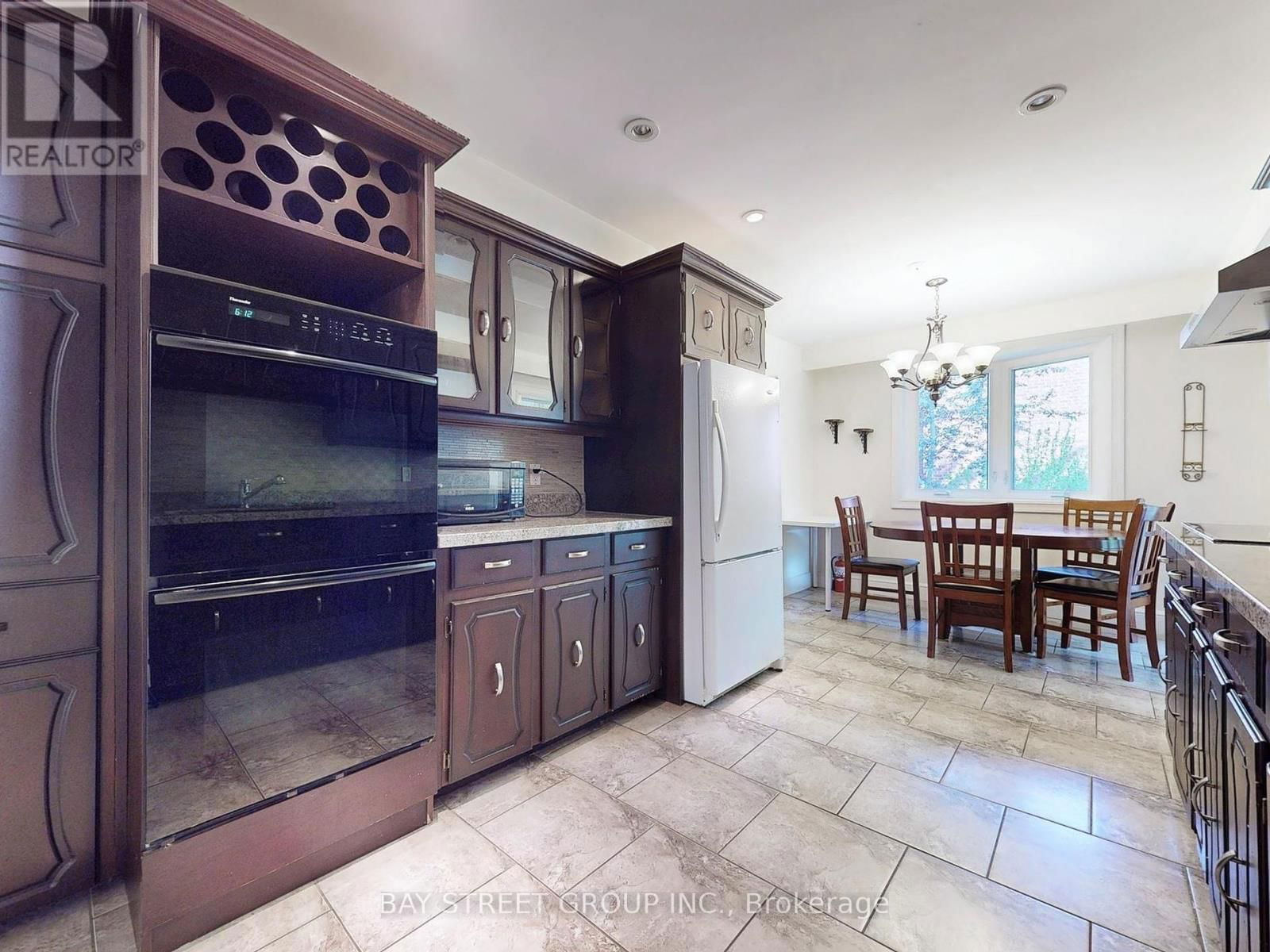69 FAIRGLEN AVENUE Image 7