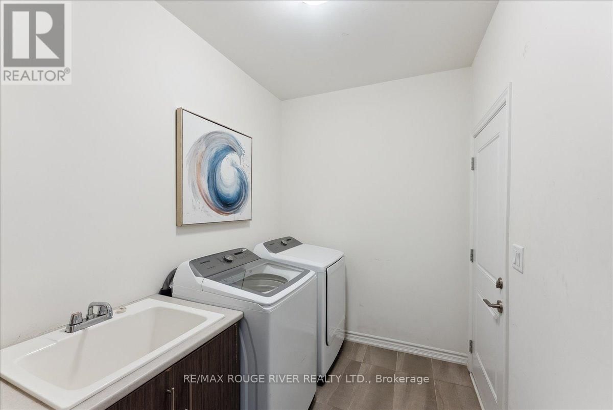 122 LAING DRIVE Image 11