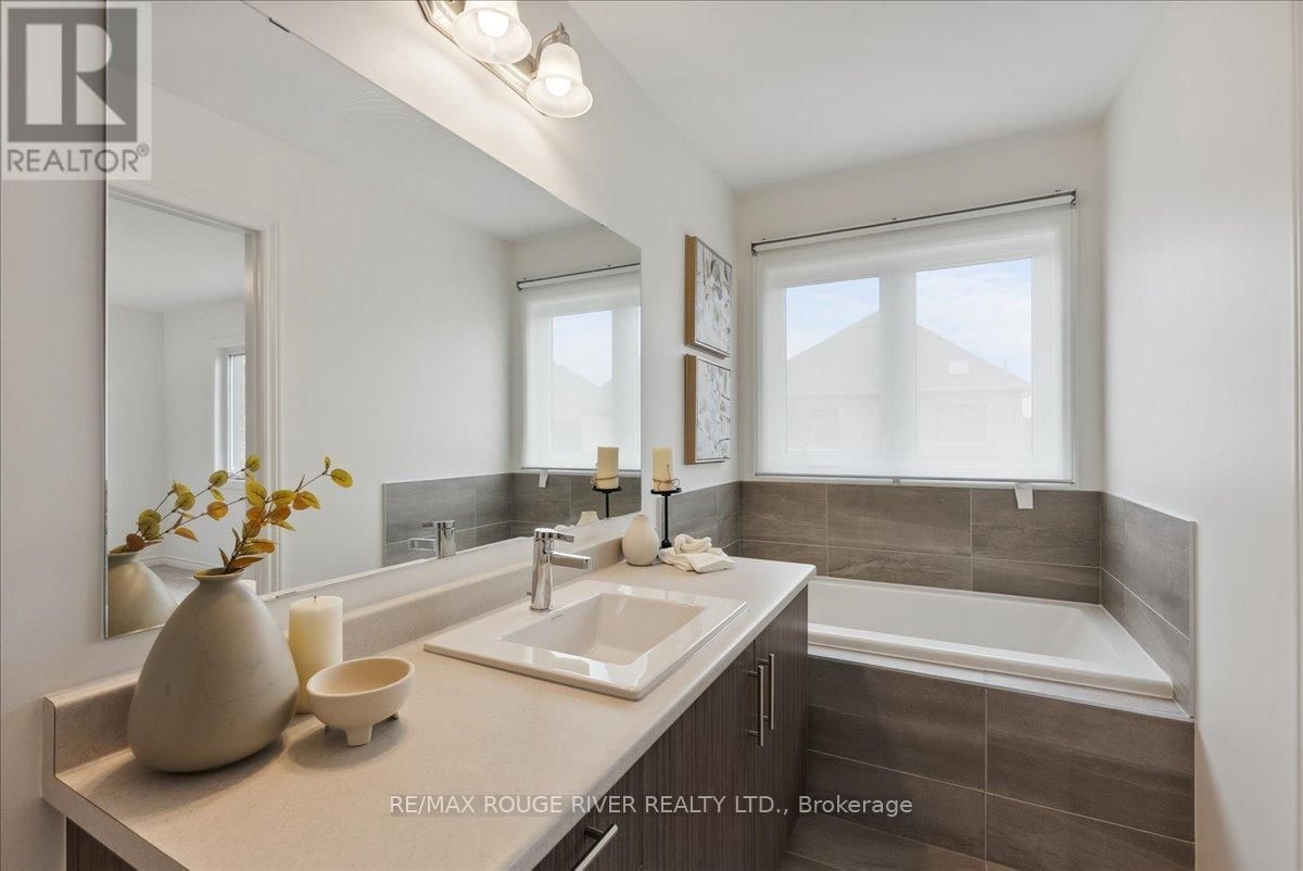 122 LAING DRIVE Image 15