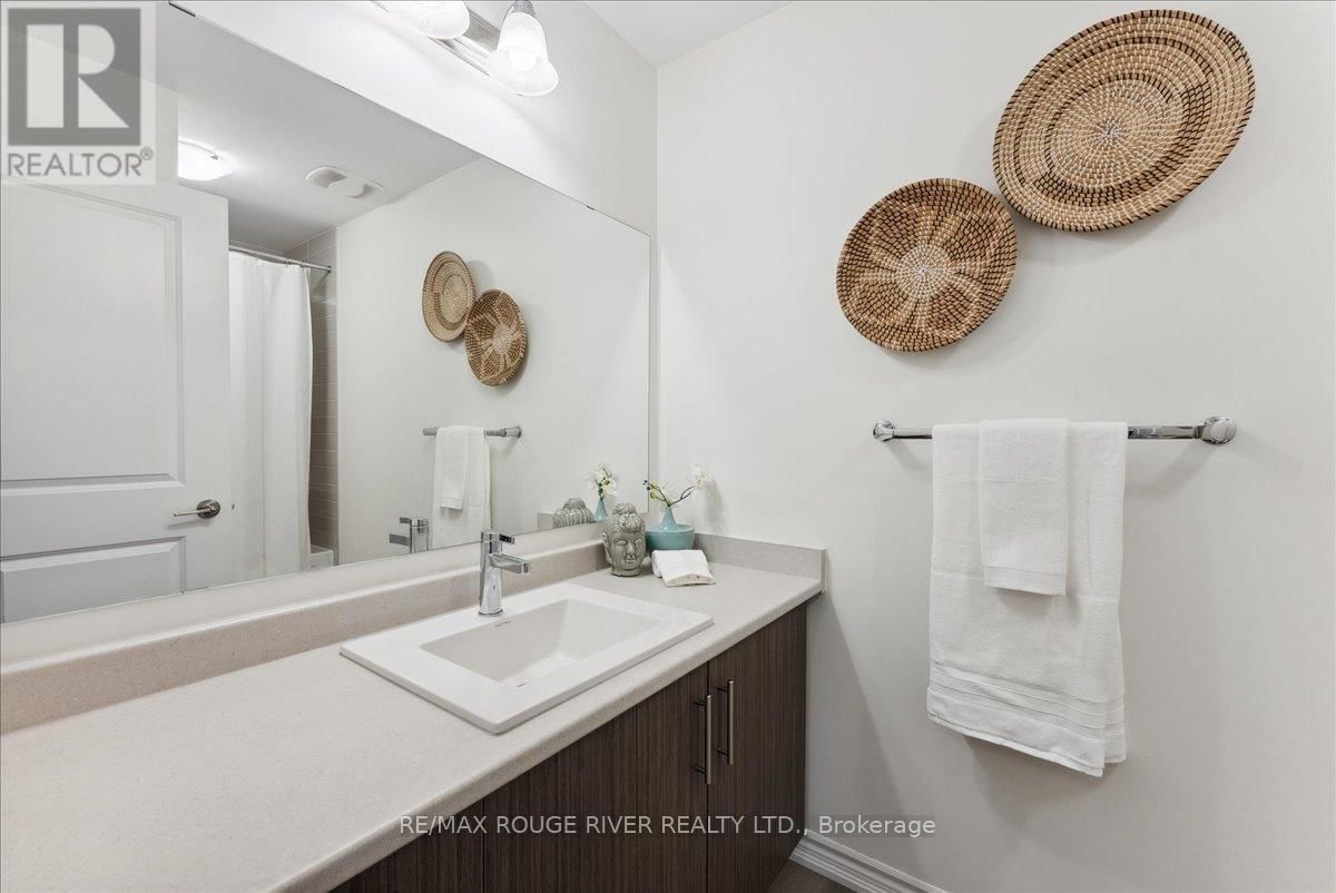 122 LAING DRIVE Image 22