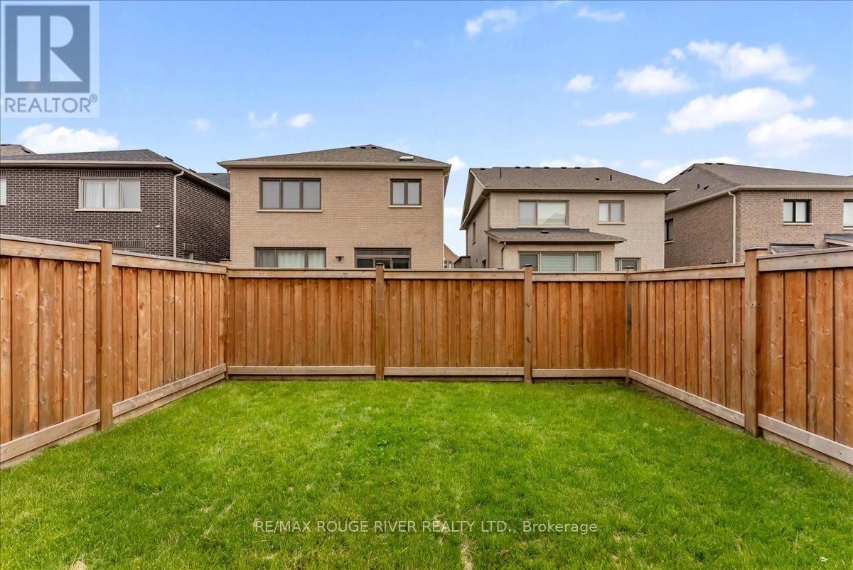 122 LAING DRIVE Image 26