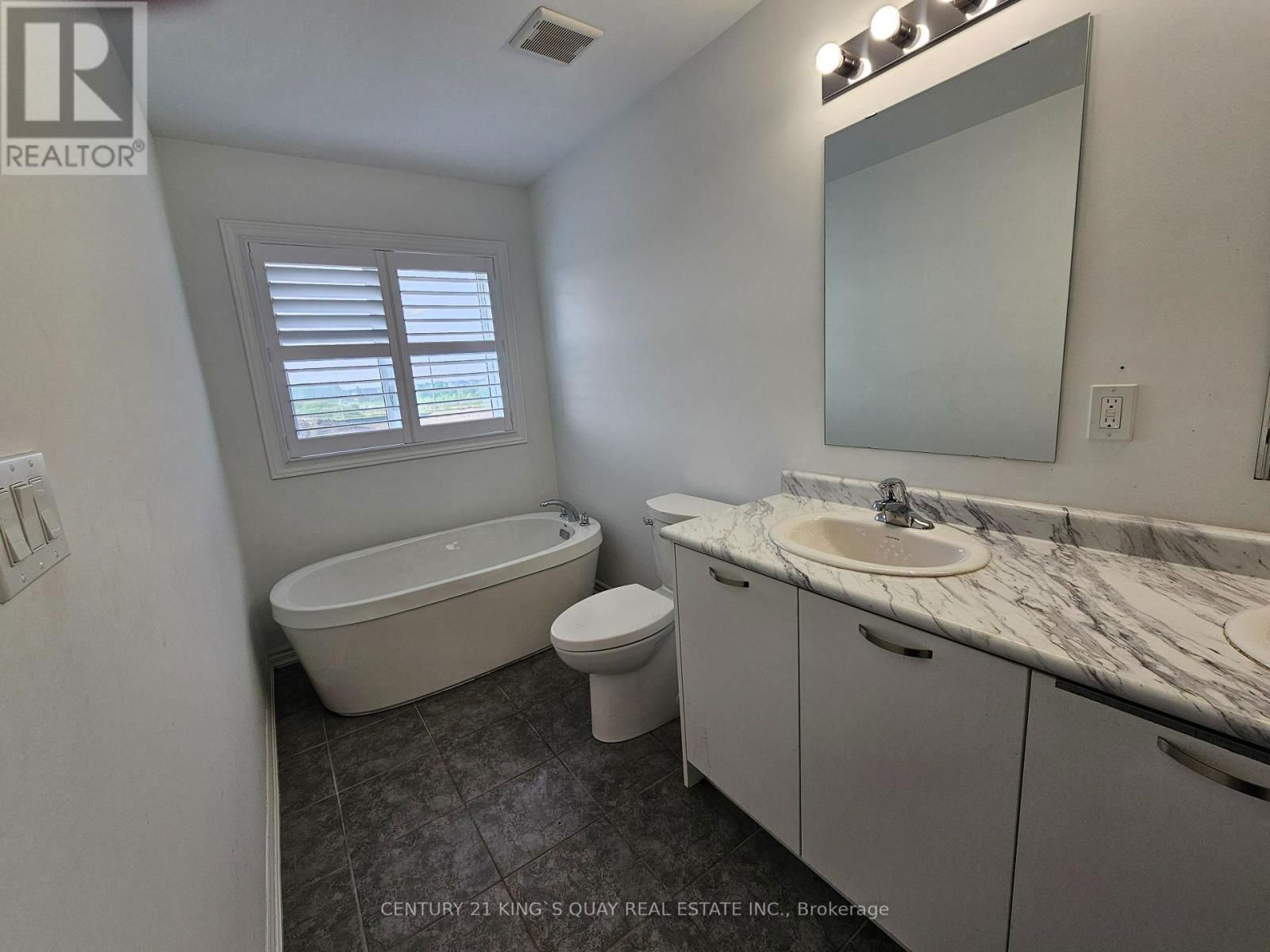 54 PETER HOGG COURT Image 18