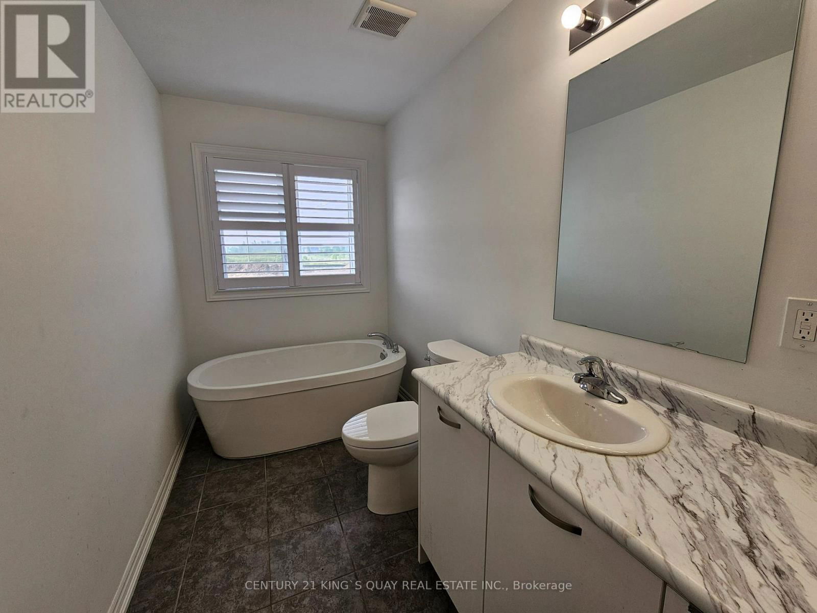 54 PETER HOGG COURT Image 20
