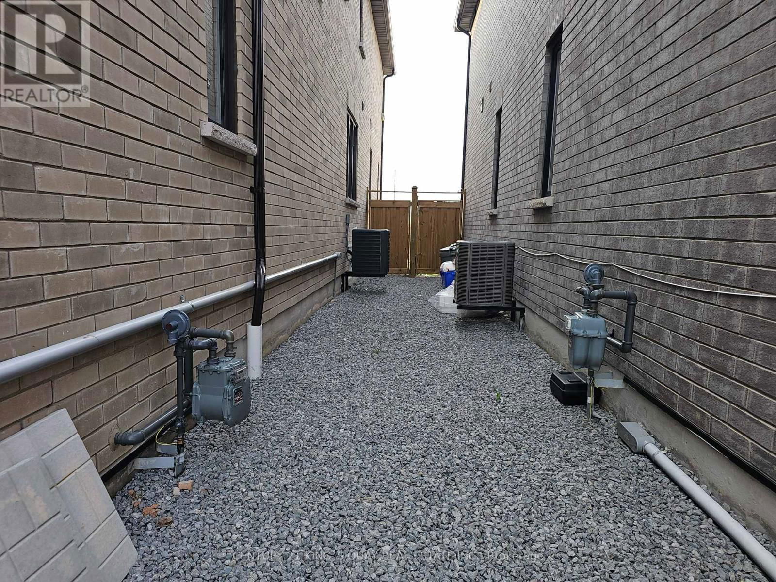 54 PETER HOGG COURT Image 30