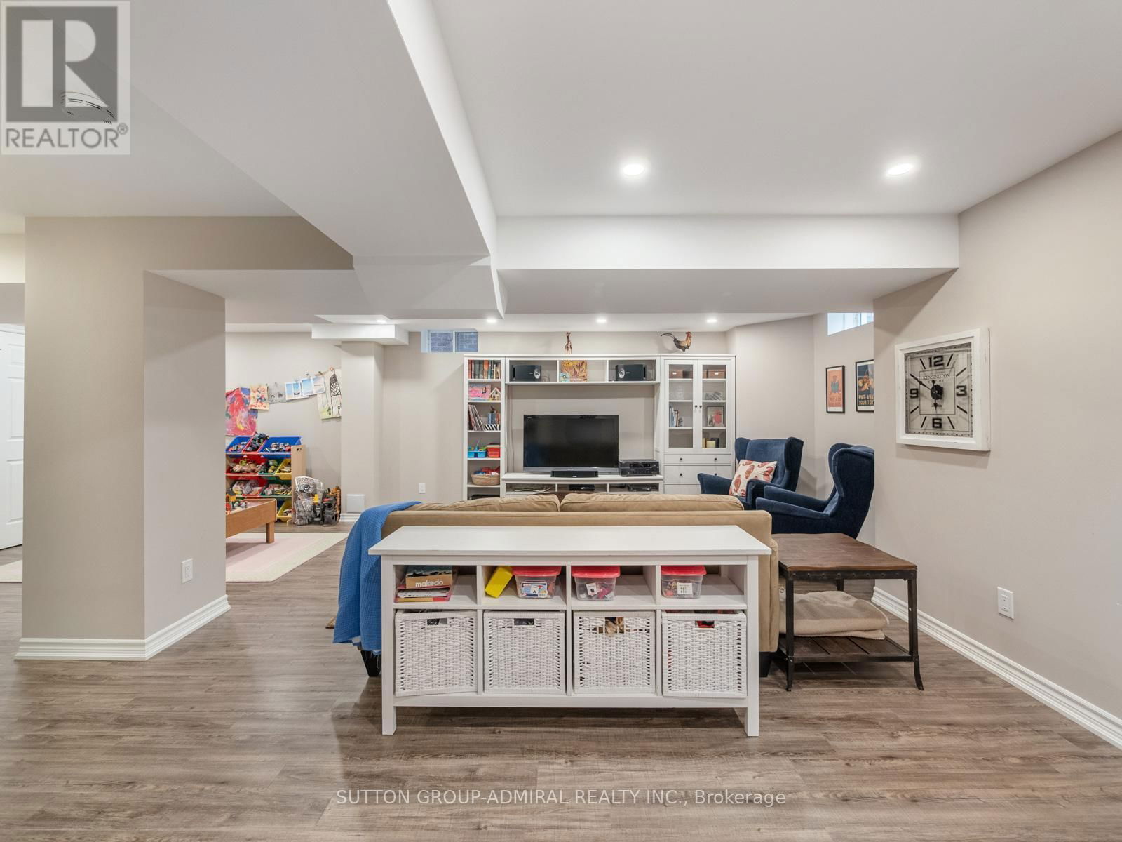 876 WILLIAM LEE AVE Image 32