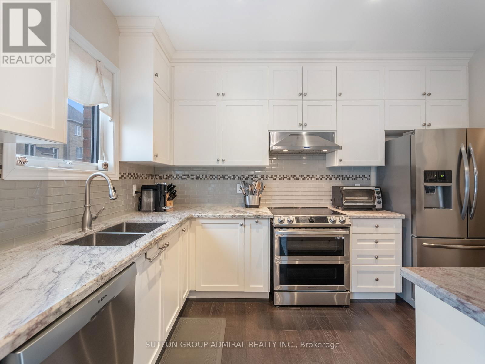 876 WILLIAM LEE AVE Image 5