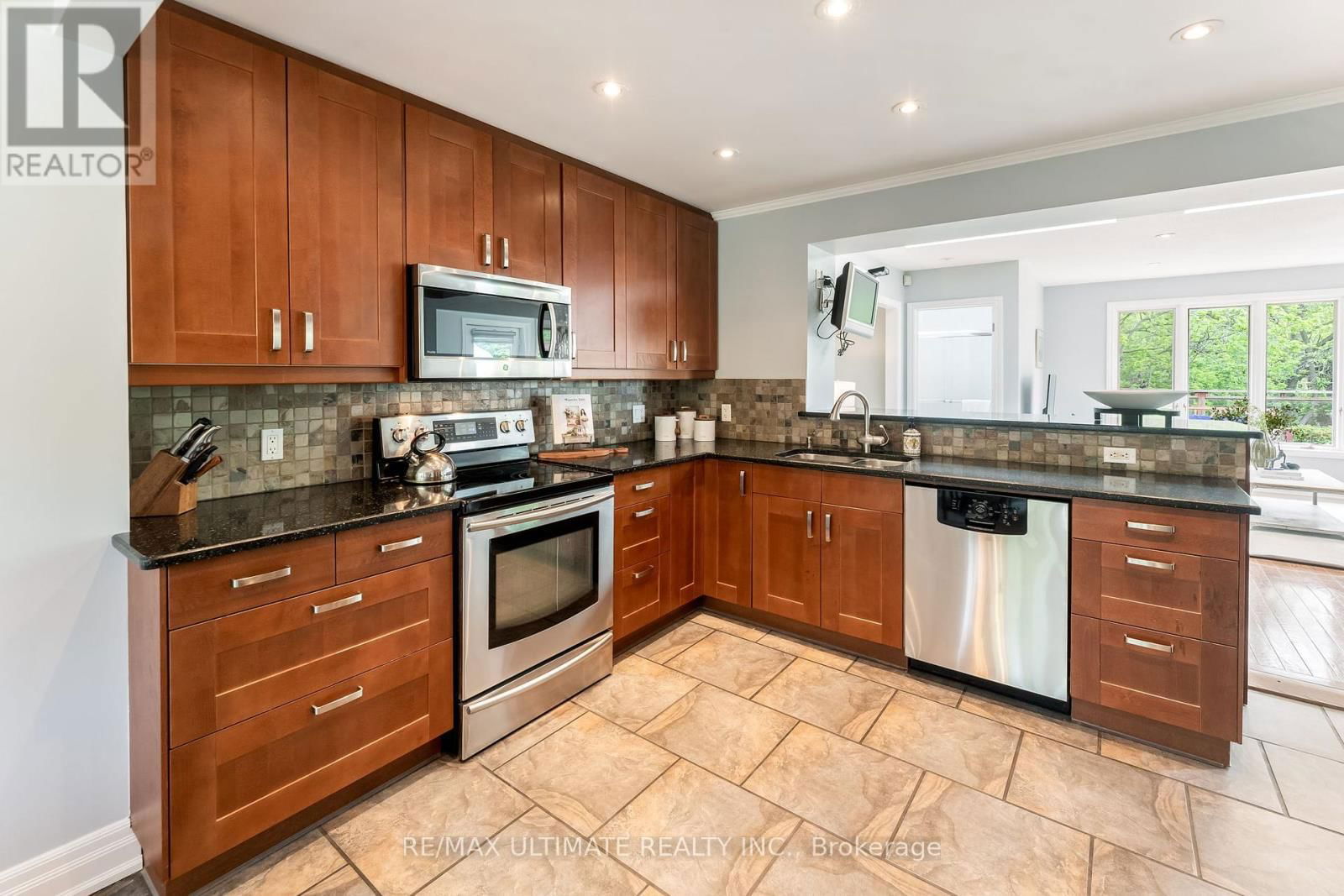 69 MIDLAND AVENUE Image 15