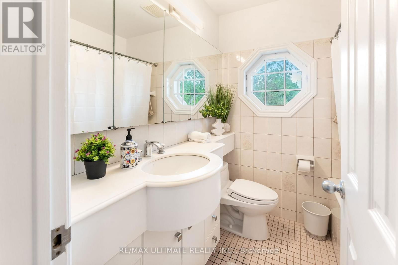 69 MIDLAND AVENUE Image 25