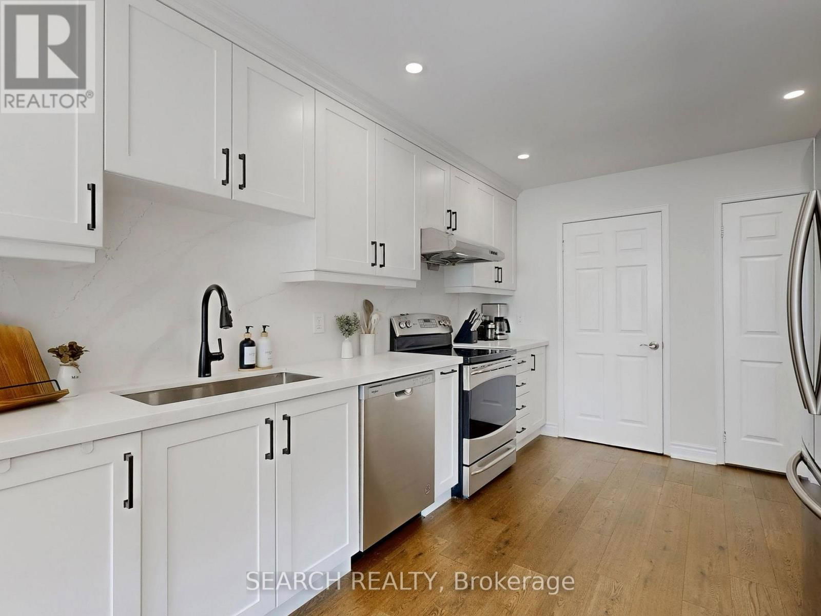 2 ANGUS DRIVE Image 14