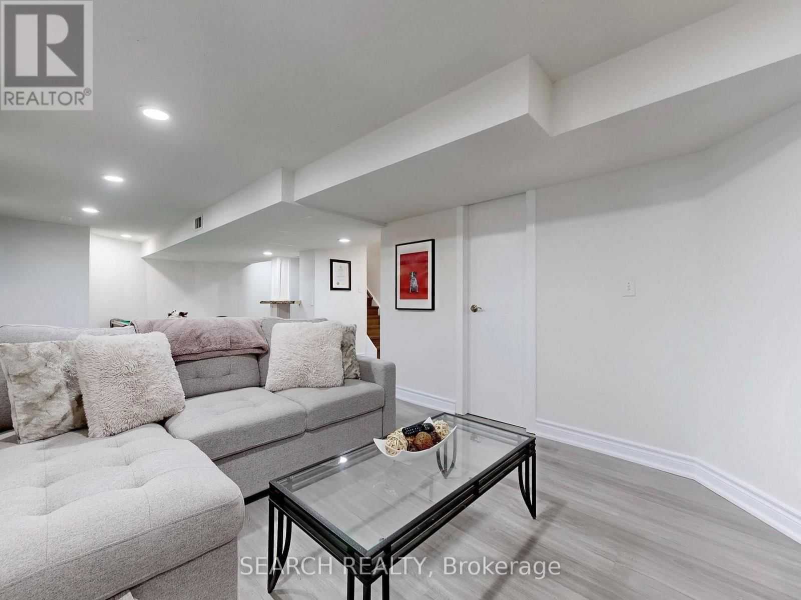 2 ANGUS DRIVE Image 35