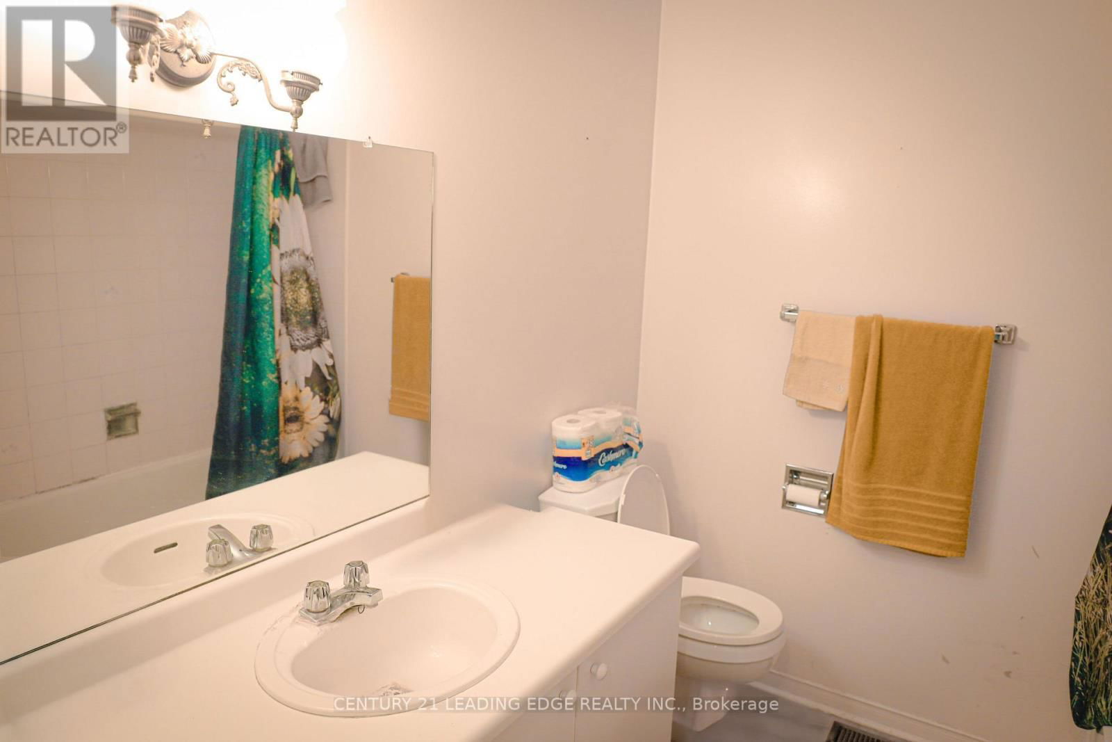 TH9 - 1031 MIDLAND AVENUE Image 17