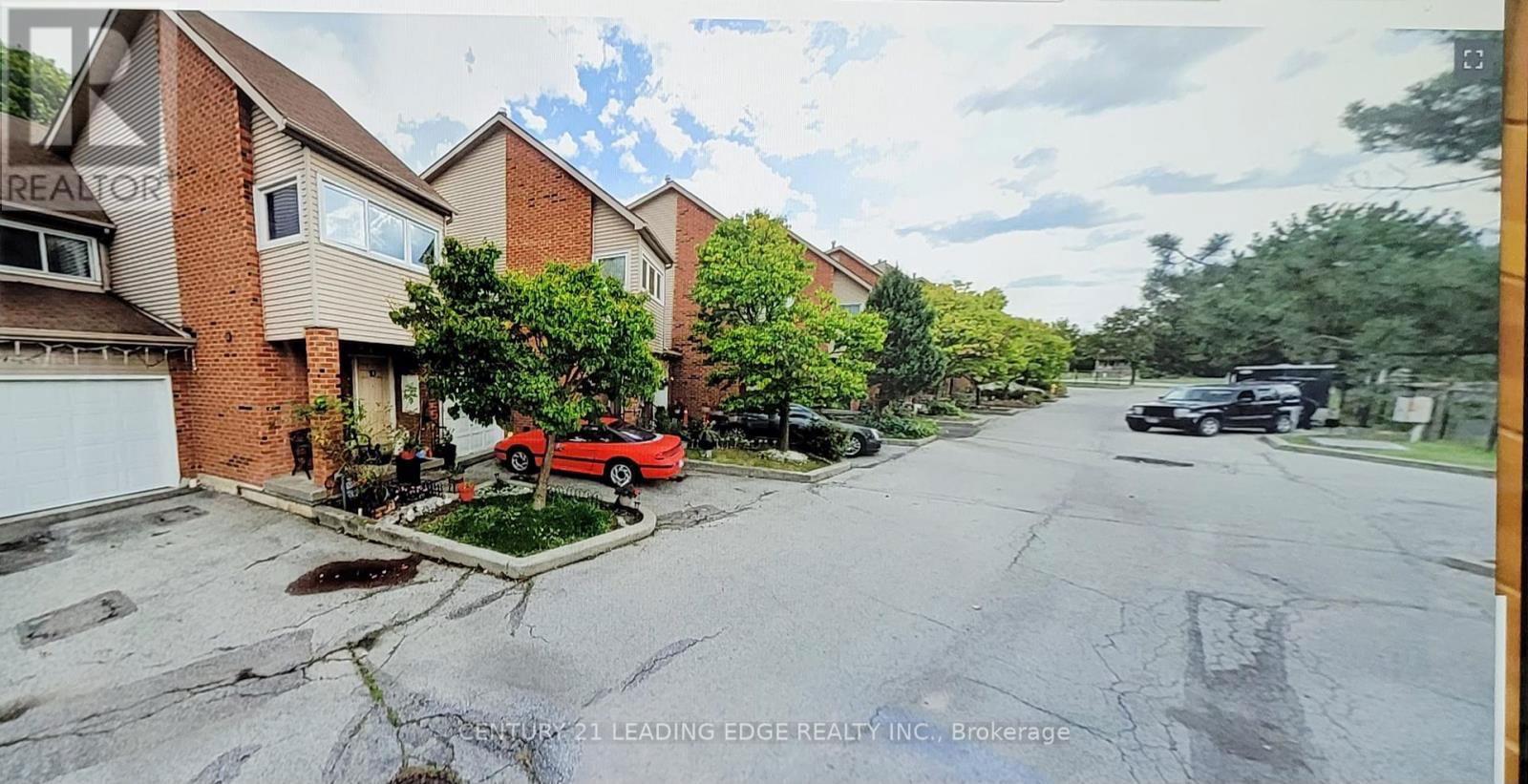 TH9 - 1031 MIDLAND AVENUE Image 2