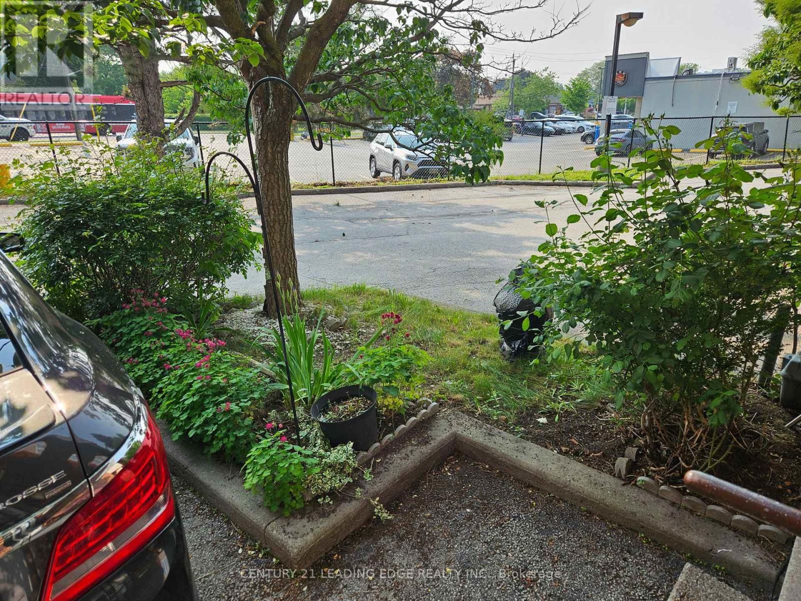 TH9 - 1031 MIDLAND AVENUE Image 27