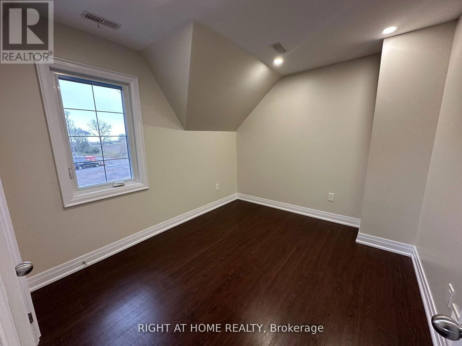 1756 TAUNTON ROAD Image 9