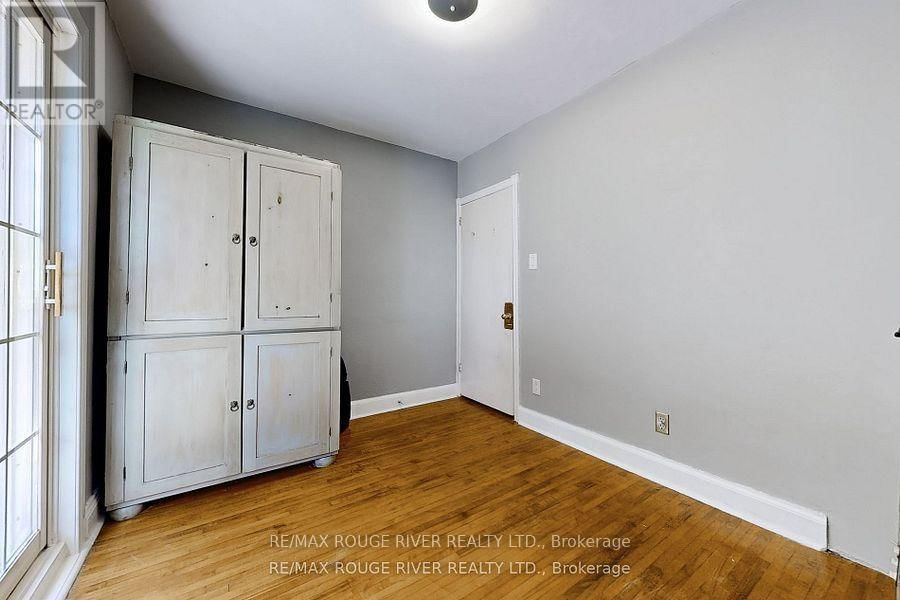 92 EASTVILLE AVENUE Image 11