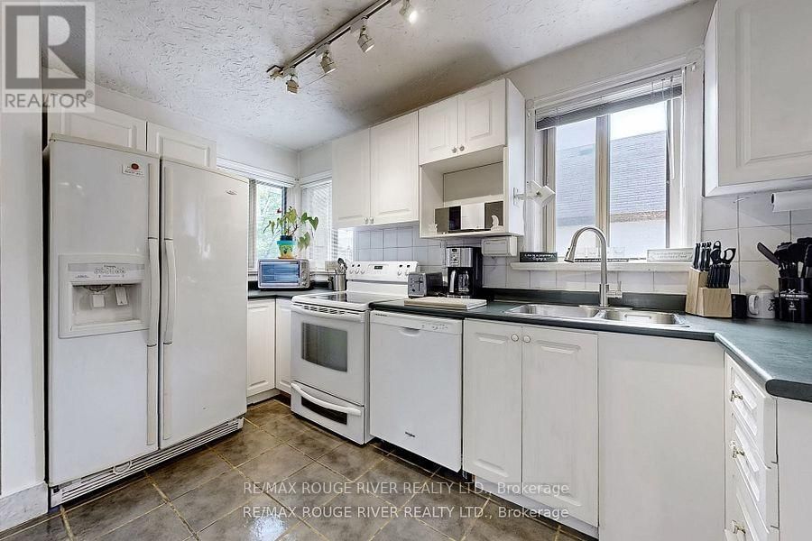 92 EASTVILLE AVENUE Image 6