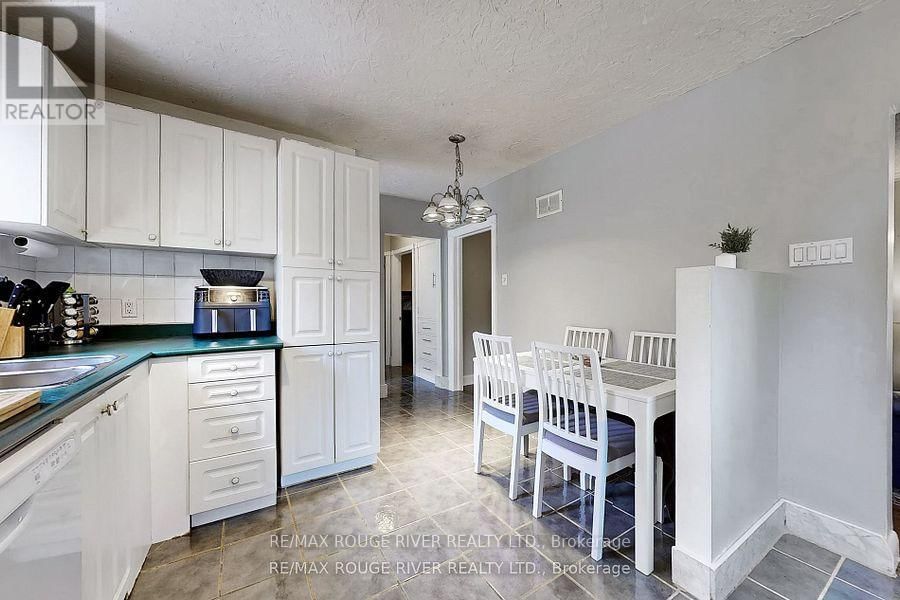 92 EASTVILLE AVENUE Image 8