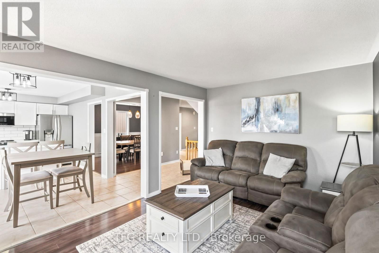 1187 ASHGROVE CRESCENT Image 11