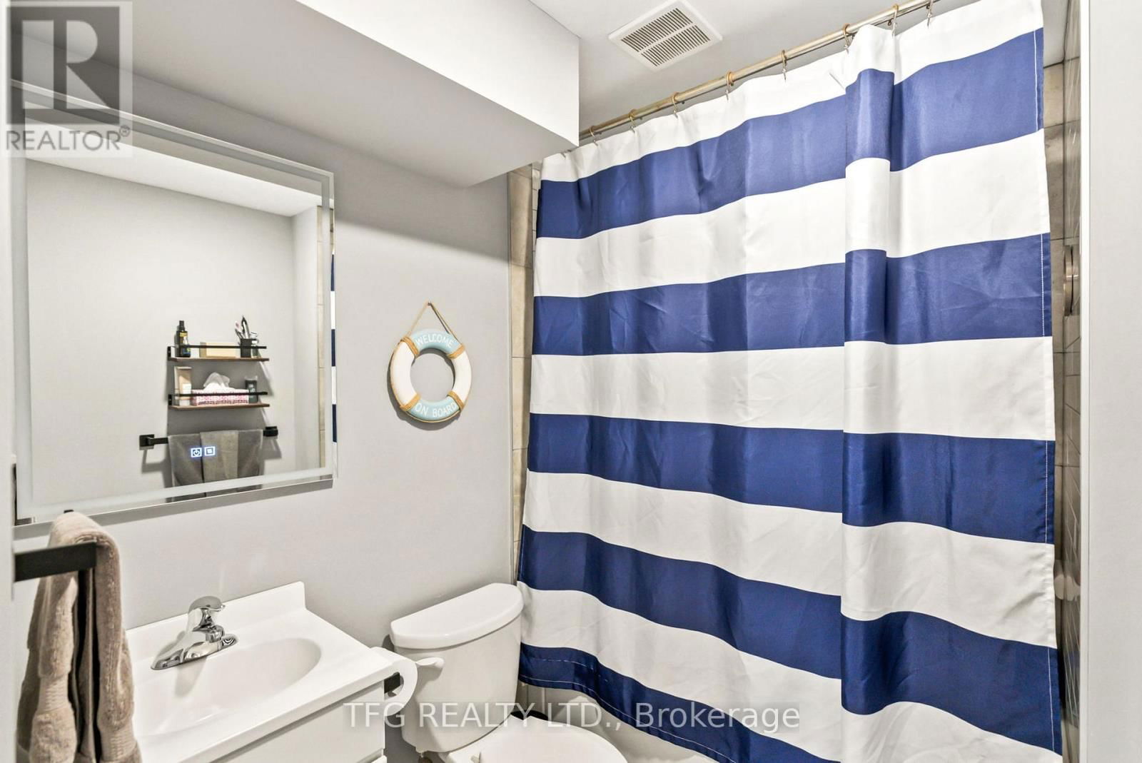 1187 ASHGROVE CRESCENT Image 29