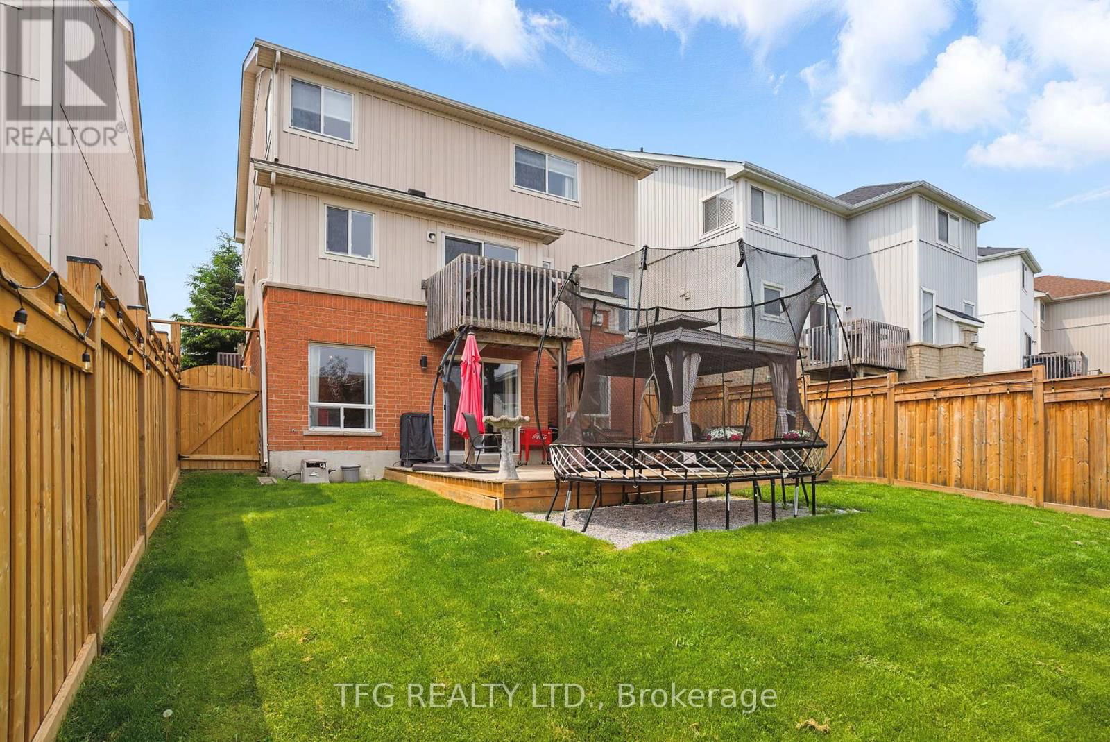 1187 ASHGROVE CRESCENT Image 39