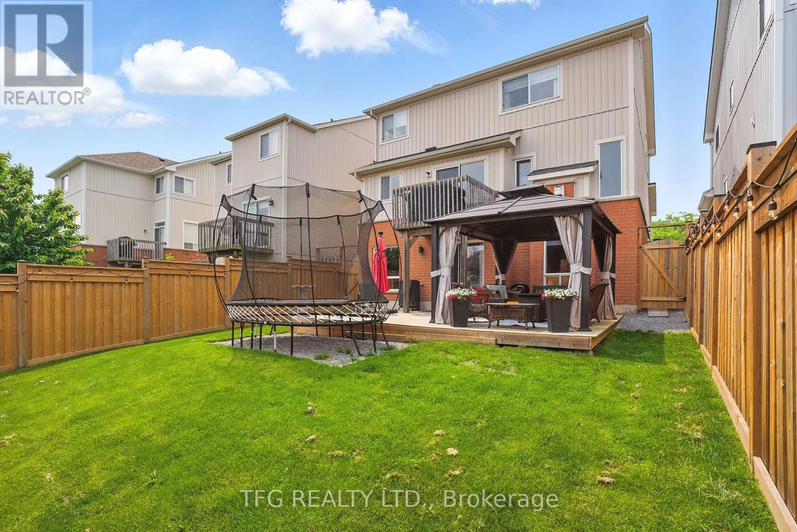 1187 ASHGROVE CRESCENT Image 40