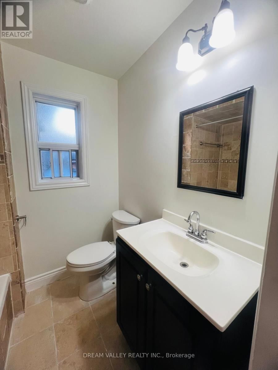 MAIN - 55 COLONIAL AVENUE Image 12