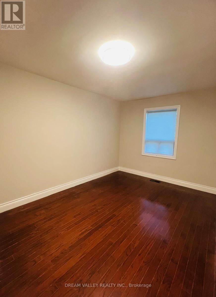 MAIN - 55 COLONIAL AVENUE Image 13