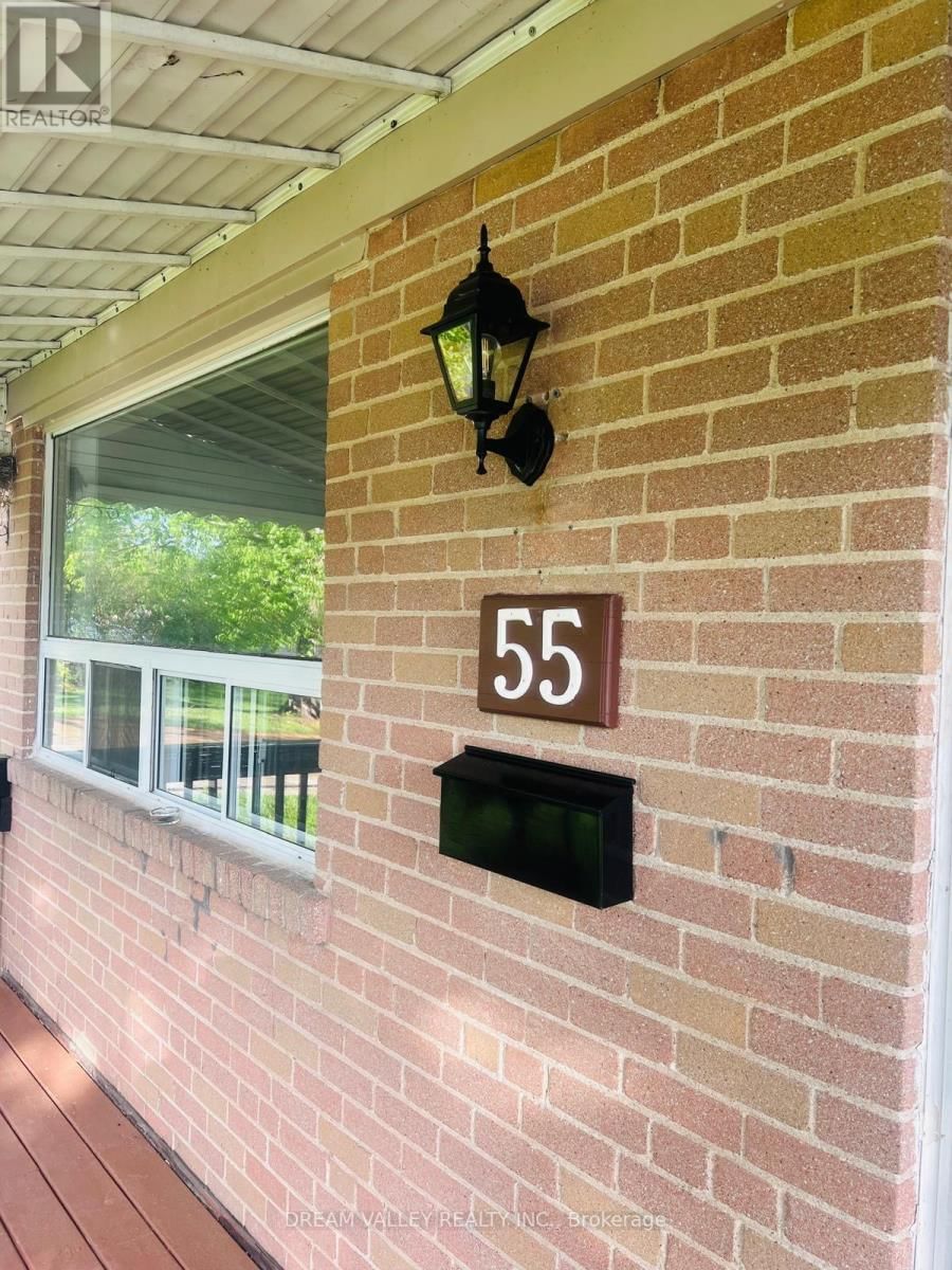 MAIN - 55 COLONIAL AVENUE Image 4