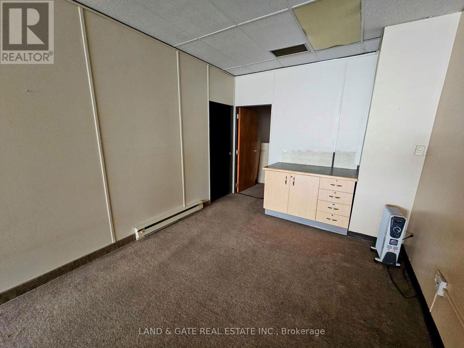 101 - 74 SIMCOE STREET SOUTH Image 10