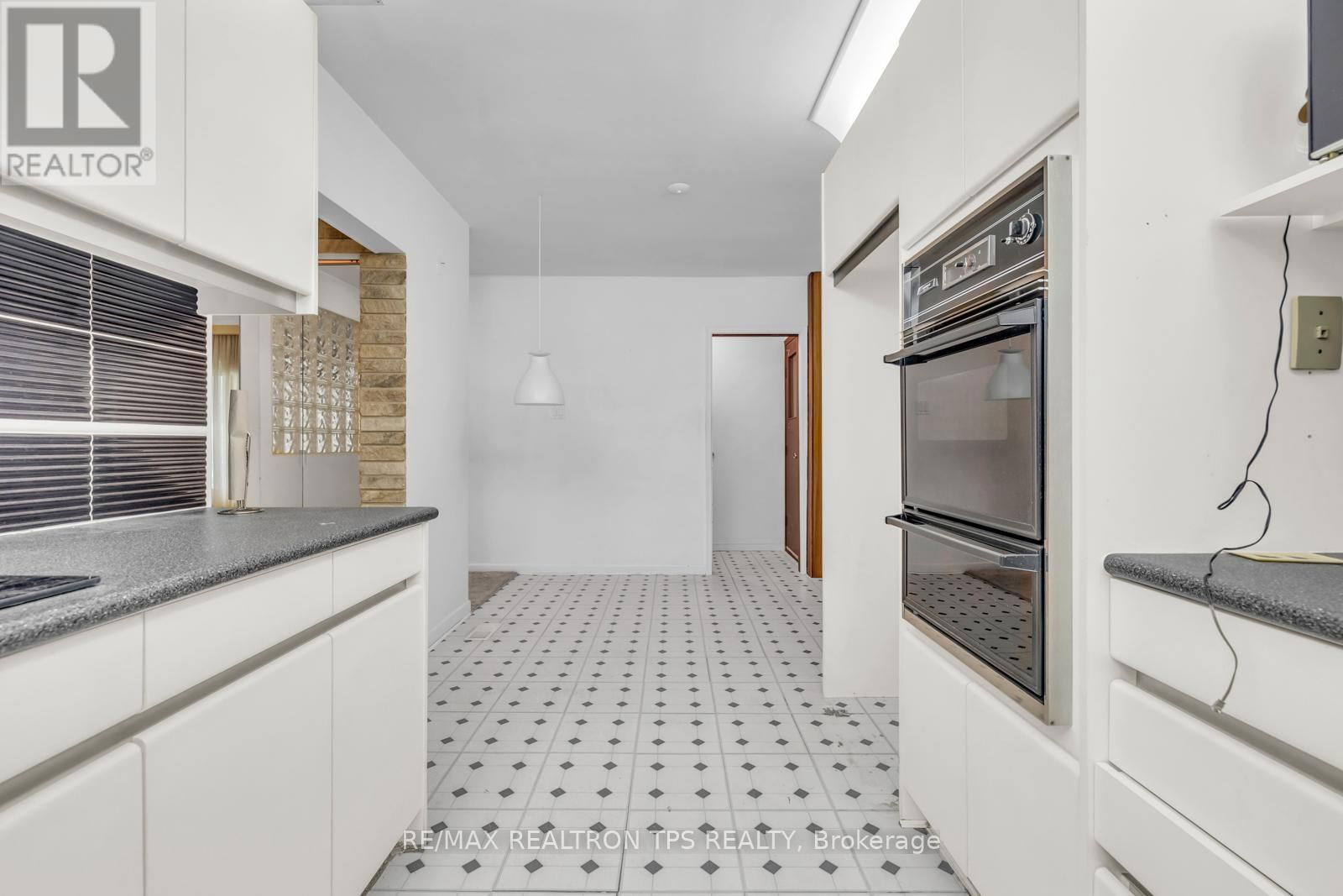 54 PORTICO DRIVE Image 11