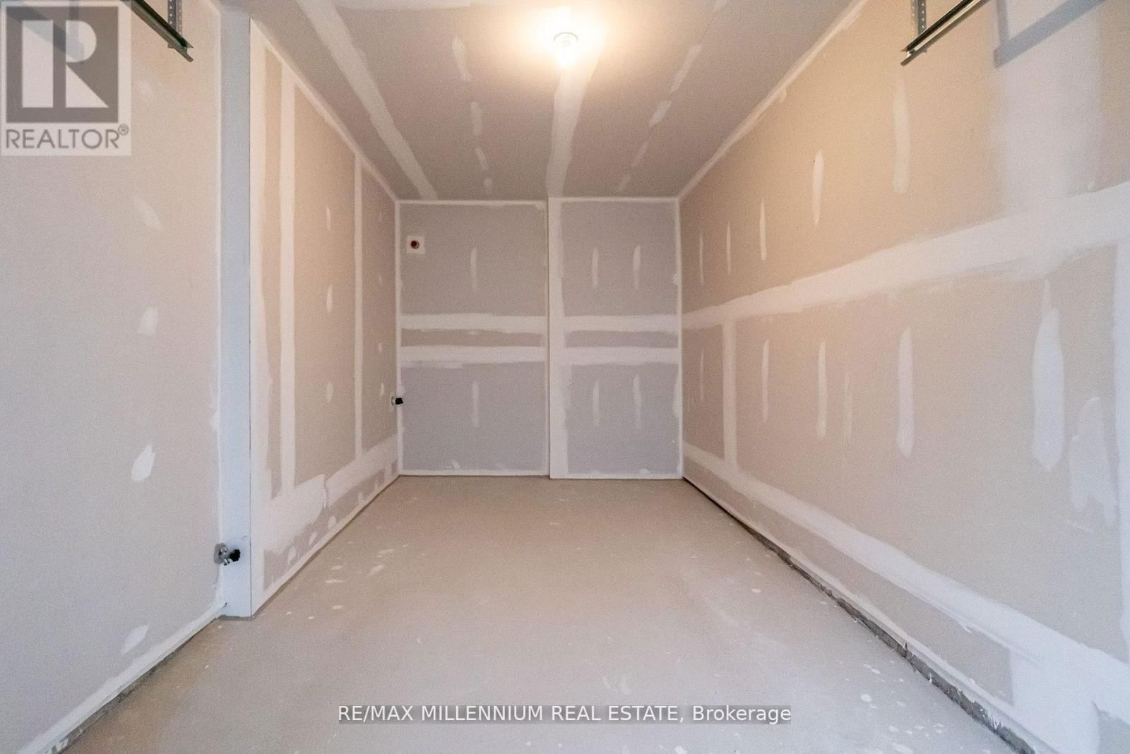 2040 CAMERON LOTT CRESCENT EAST Image 33