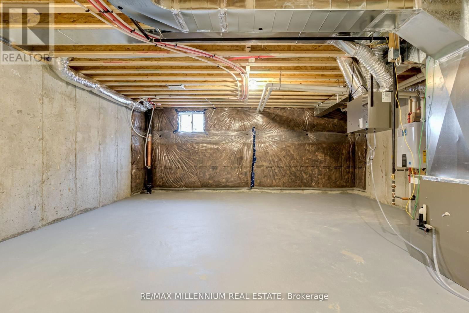2040 CAMERON LOTT CRESCENT EAST Image 34