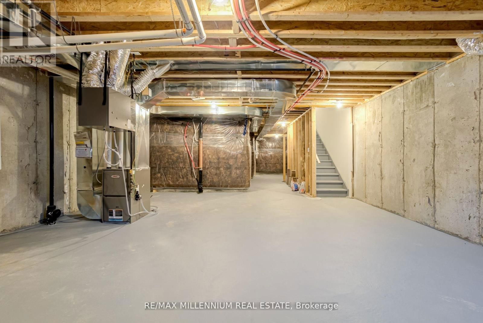 2040 CAMERON LOTT CRESCENT EAST Image 35