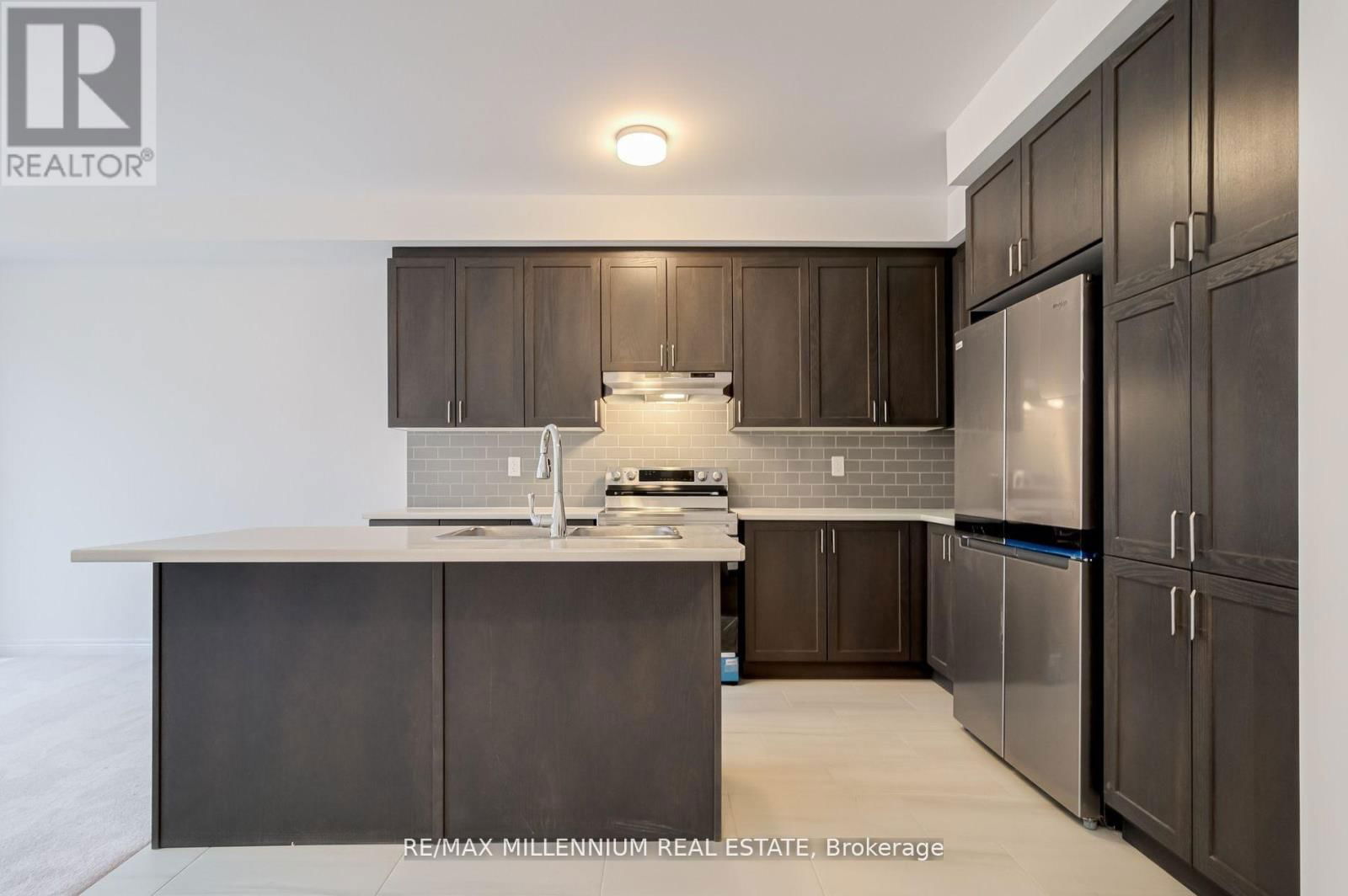 2040 CAMERON LOTT CRESCENT EAST Image 5