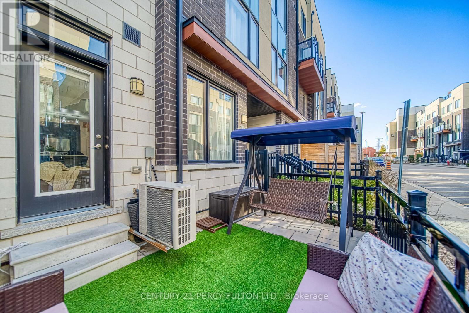 504 - 1555 KINGSTON ROAD Image 22