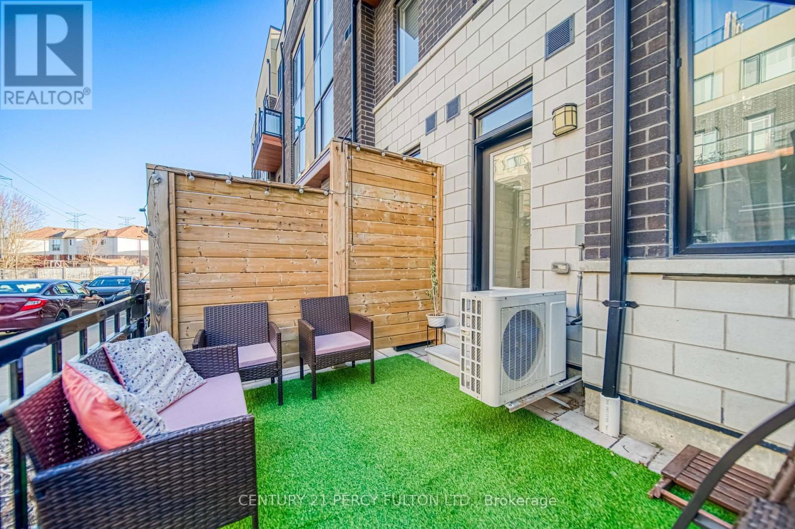 504 - 1555 KINGSTON ROAD Image 23