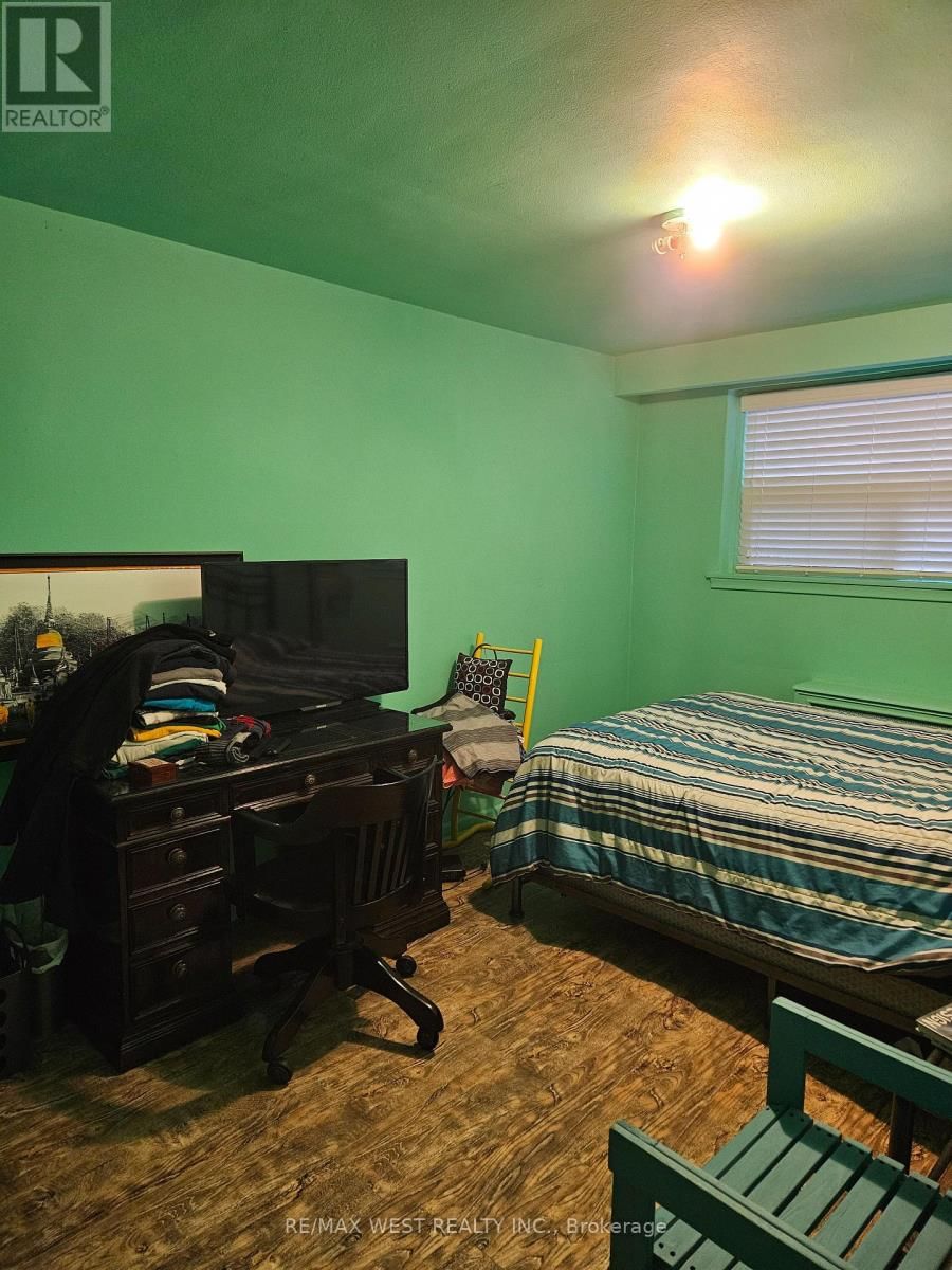 263 OAK PARK AVENUE Image 10