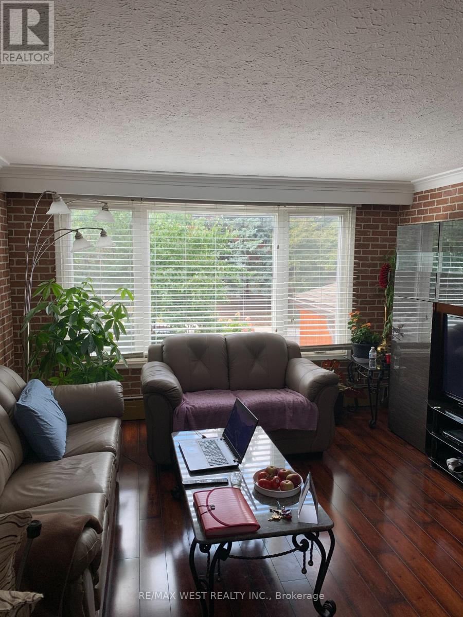 263 OAK PARK AVENUE Image 2