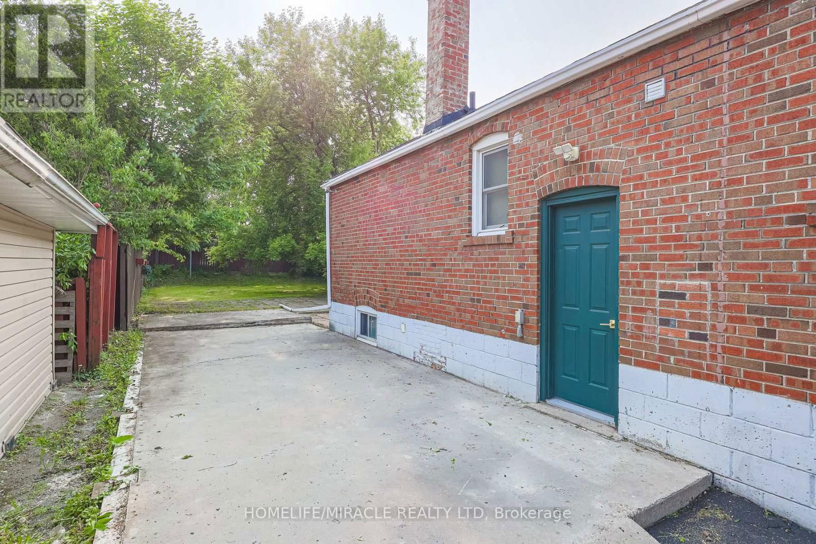 14 FREY CRESCENT Image 15
