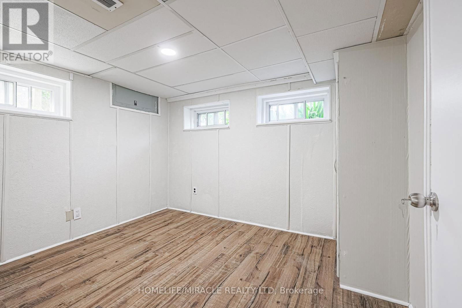14 FREY CRESCENT Image 21