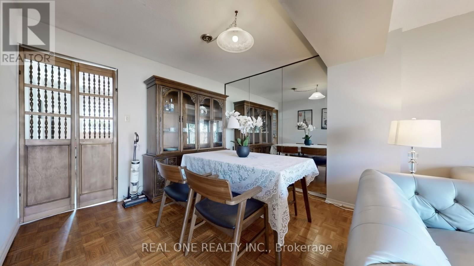 54 BONIS AVENUE Image 17
