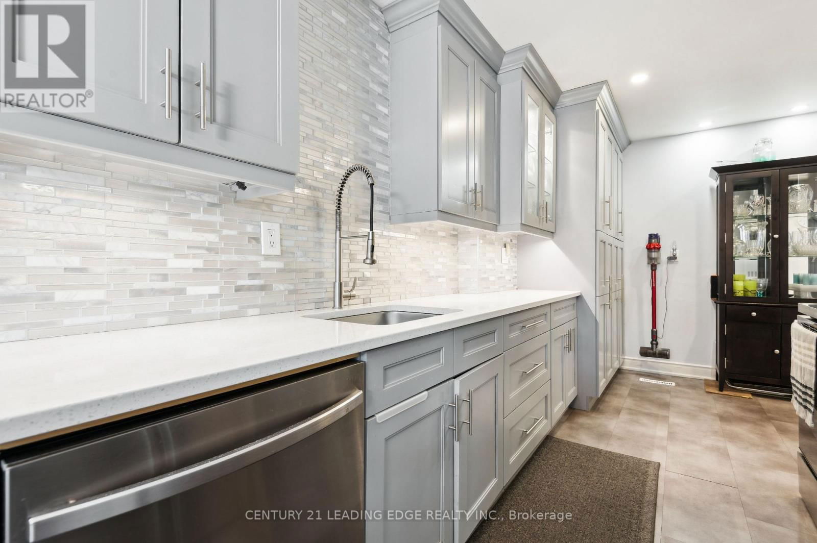 150 - 4662 KINGSTON ROAD Image 18