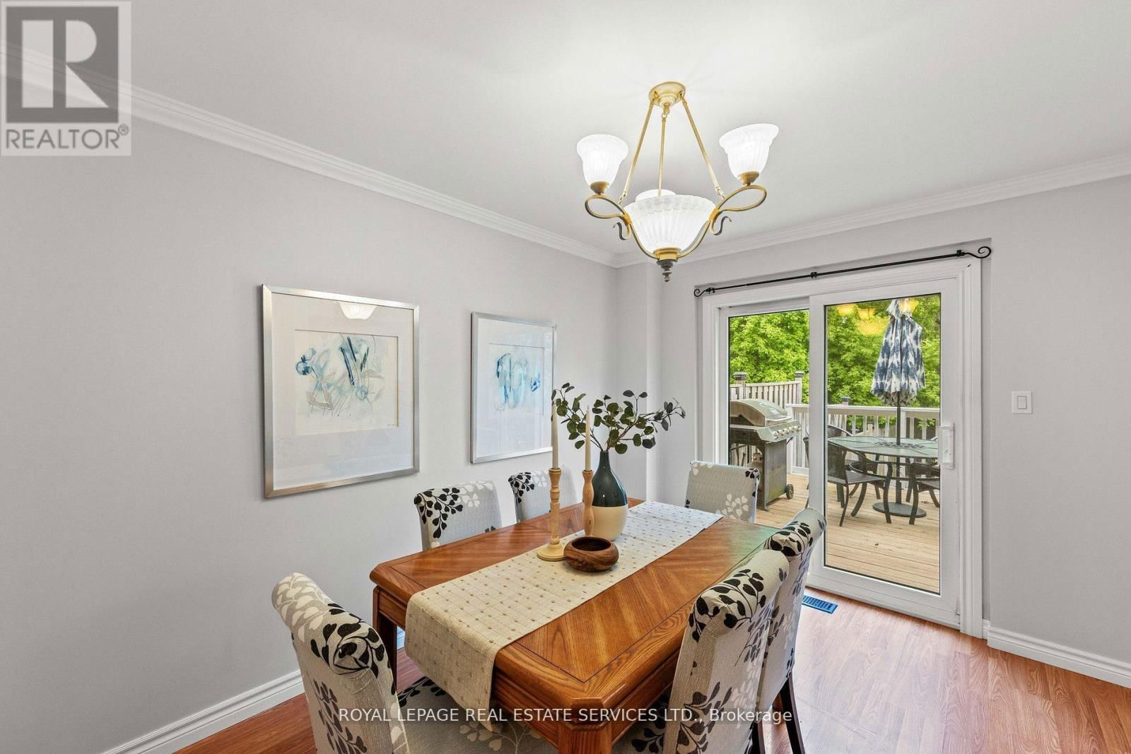 426 CAMELOT COURT Image 15